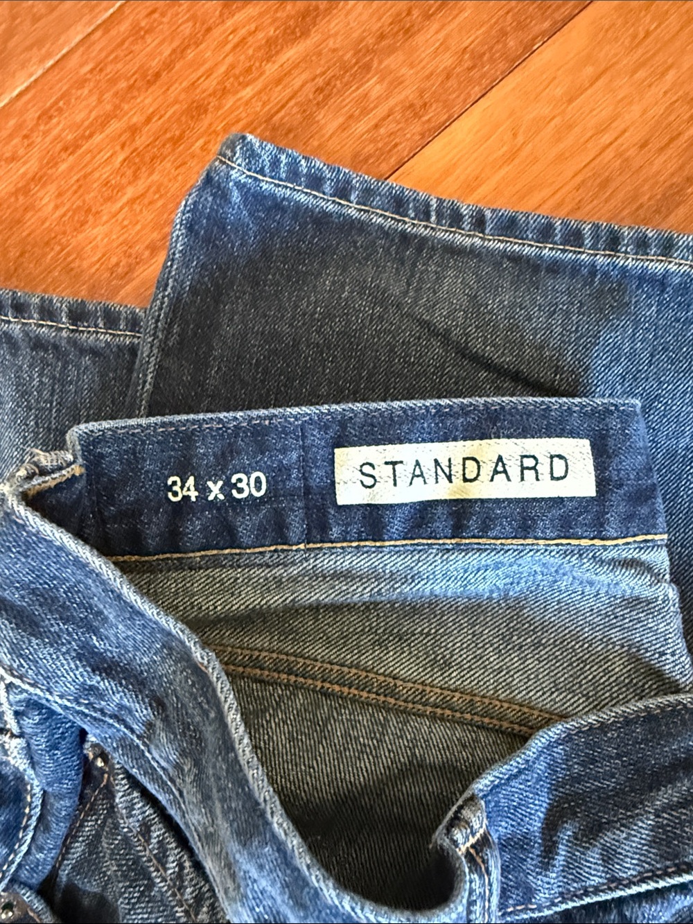 GAP Straight Leg Jeans in Indigo Blue